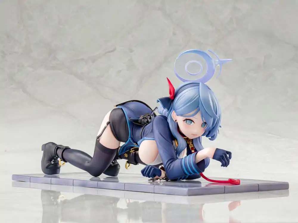 Blue Archive PVC Statue 1/7 Ako Memorial Lobby Ver. 23 cm Produktfoto
