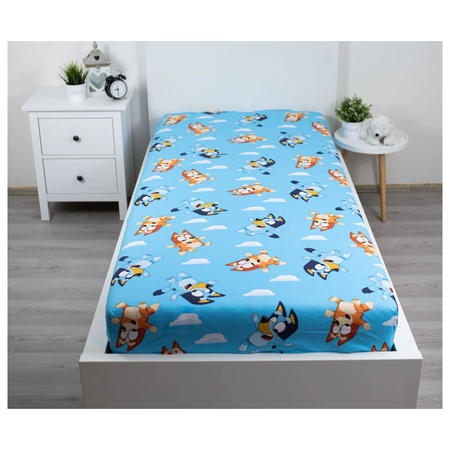 Bluey Clouds Spannbettlaken 90x200 cm Produktfoto