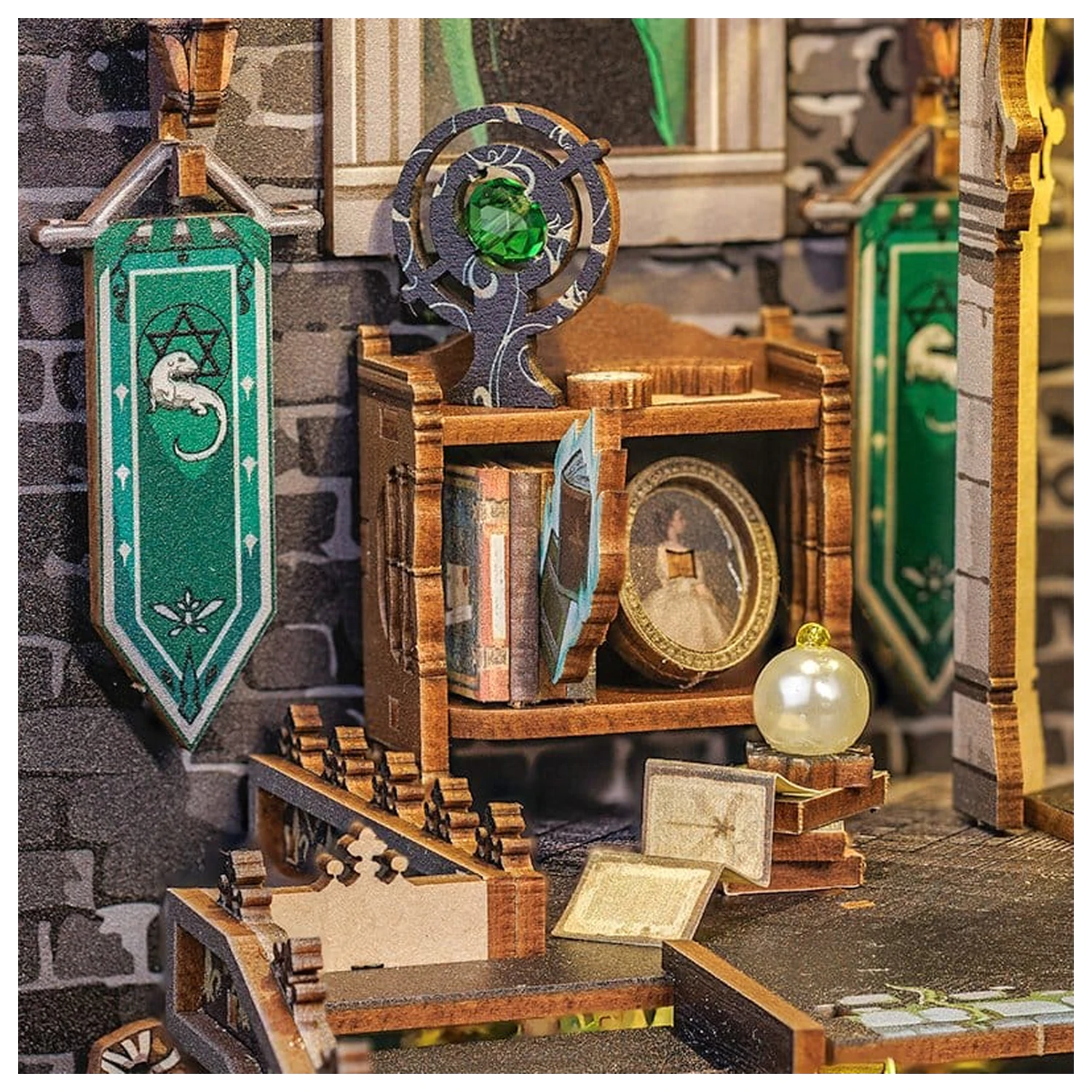 Book Nook Darkness Common Room 23 x 11 cm Produktfoto