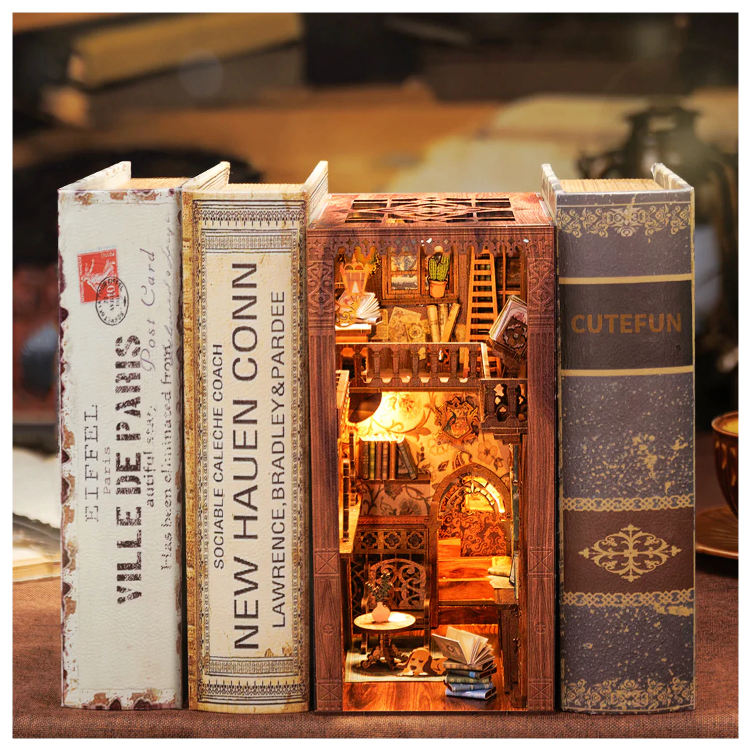 BOOK NOOK KIT DIY Eternal Bookstore 172 Teile + LED Licht Produktfoto