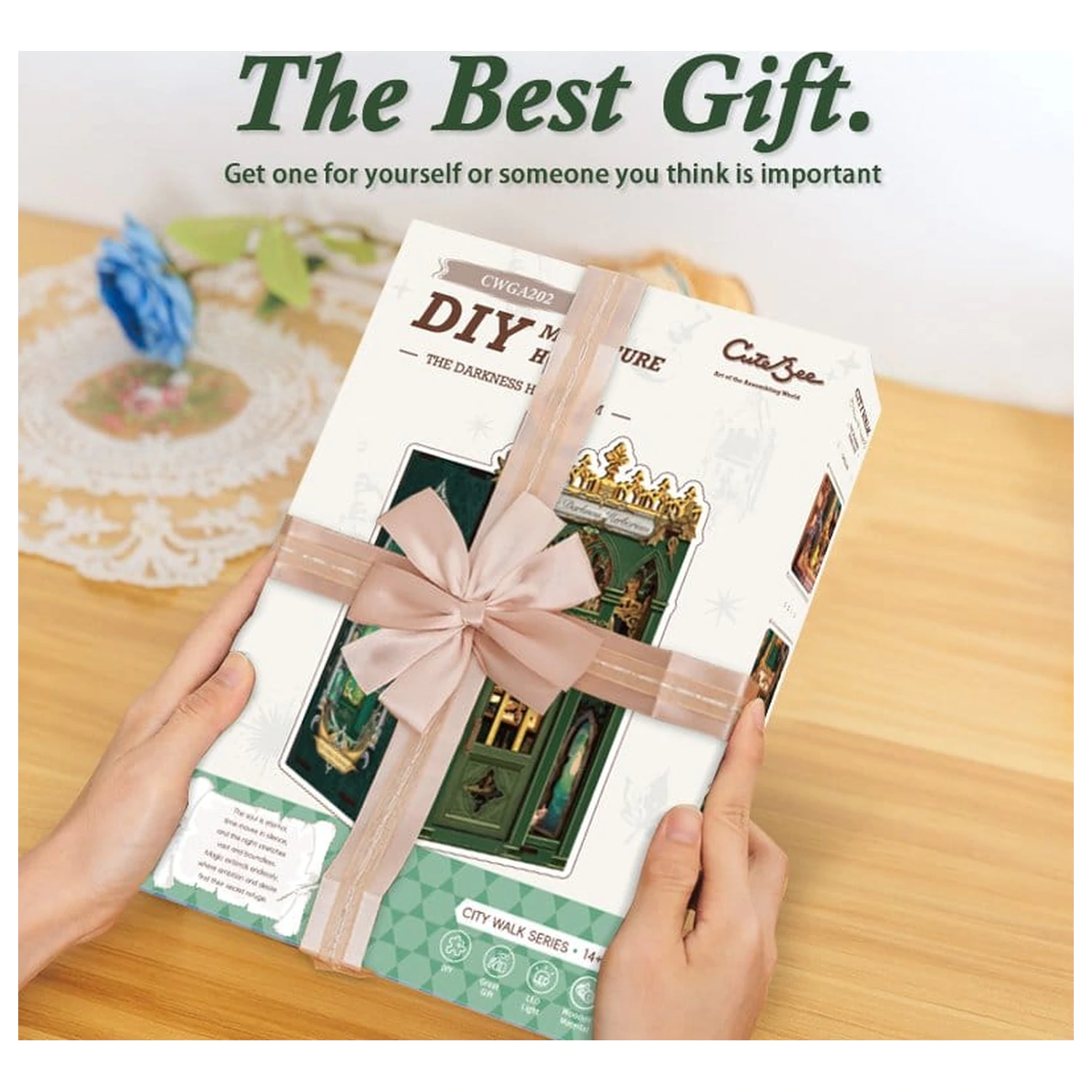 Book Nook The Darkness Herbarium 17 x 12 Zentimeter Produktfoto