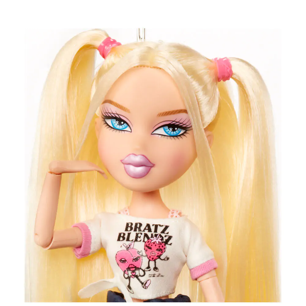 Bratz Stylin Cloe Puppe + T-Shirt Produktfoto