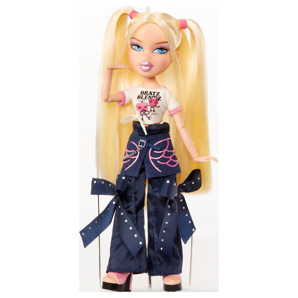 Bratz Stylin Cloe Puppe + T-Shirt Produktfoto
