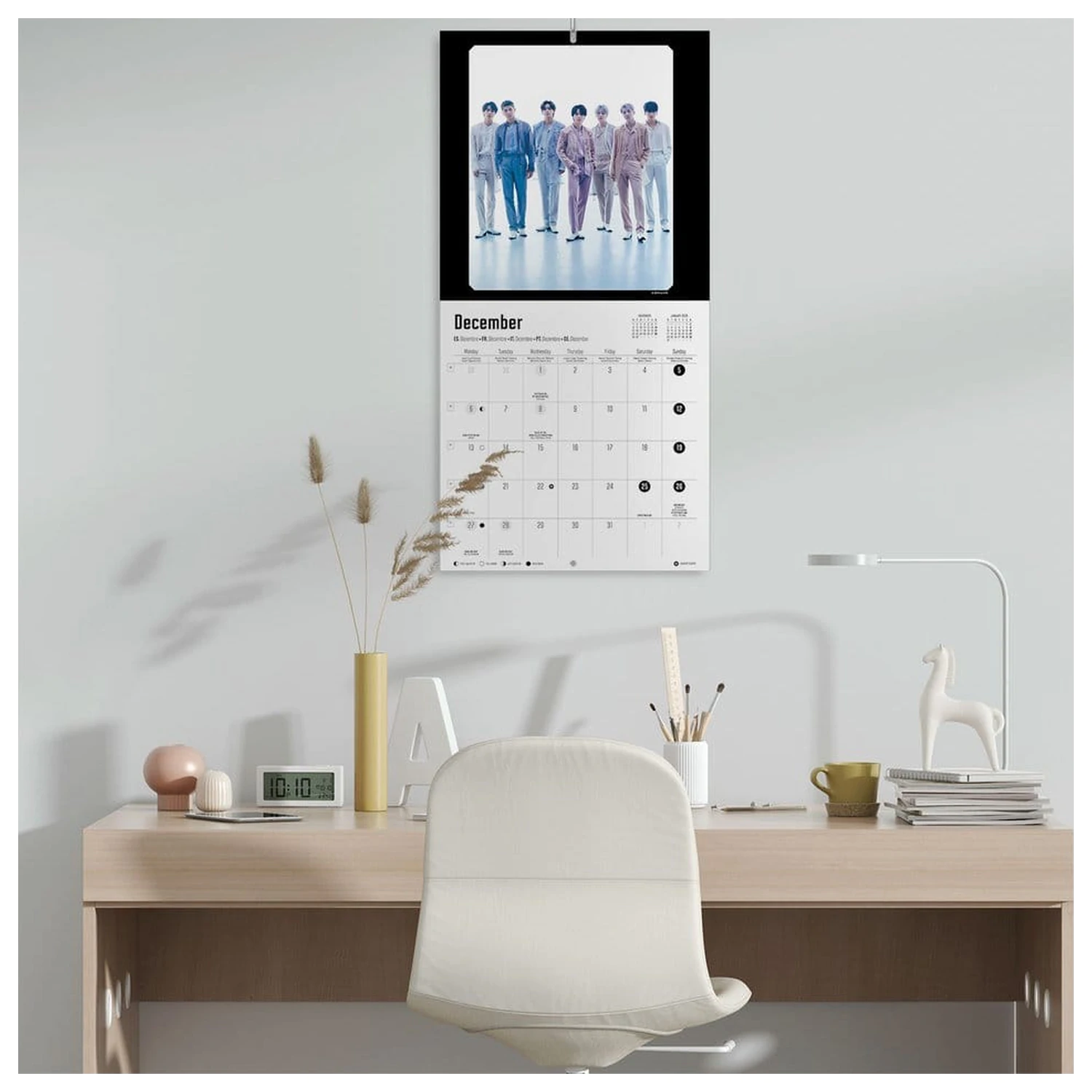 BTS 2027 Wandkalender 30 x 30 cm Produktfoto