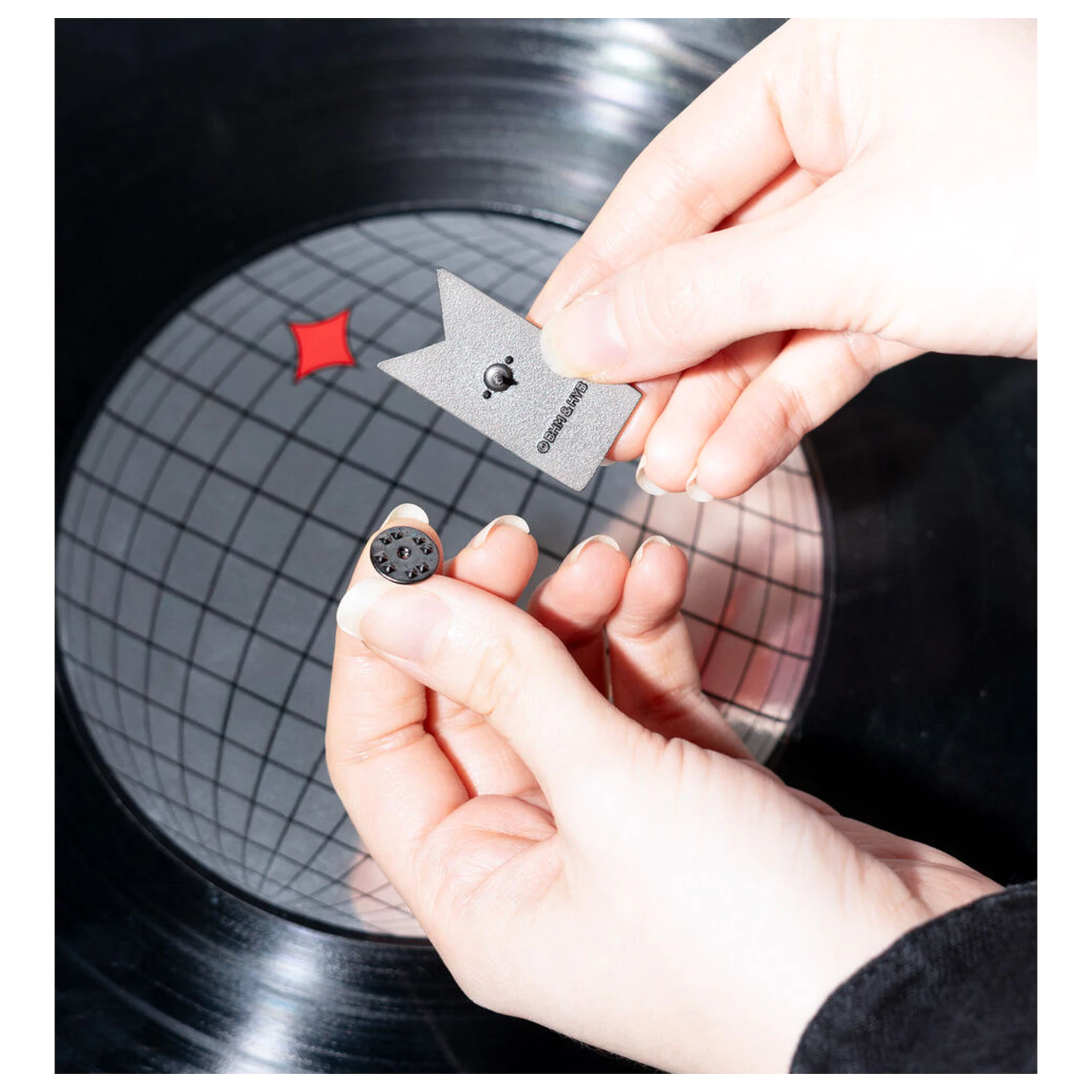 BTS Logo Pin Produktfoto