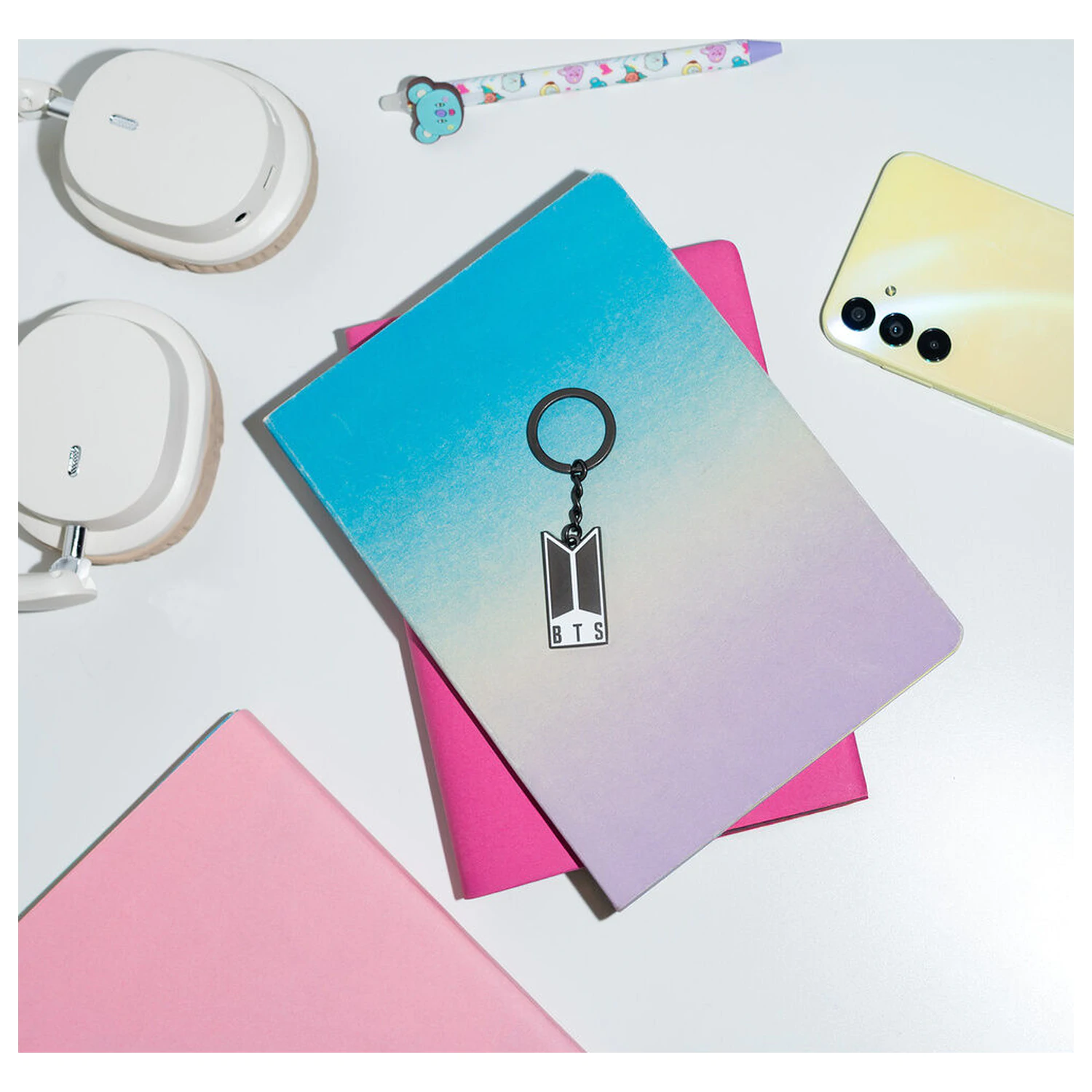 BTS Logo Schlüsselanhänger Produktfoto