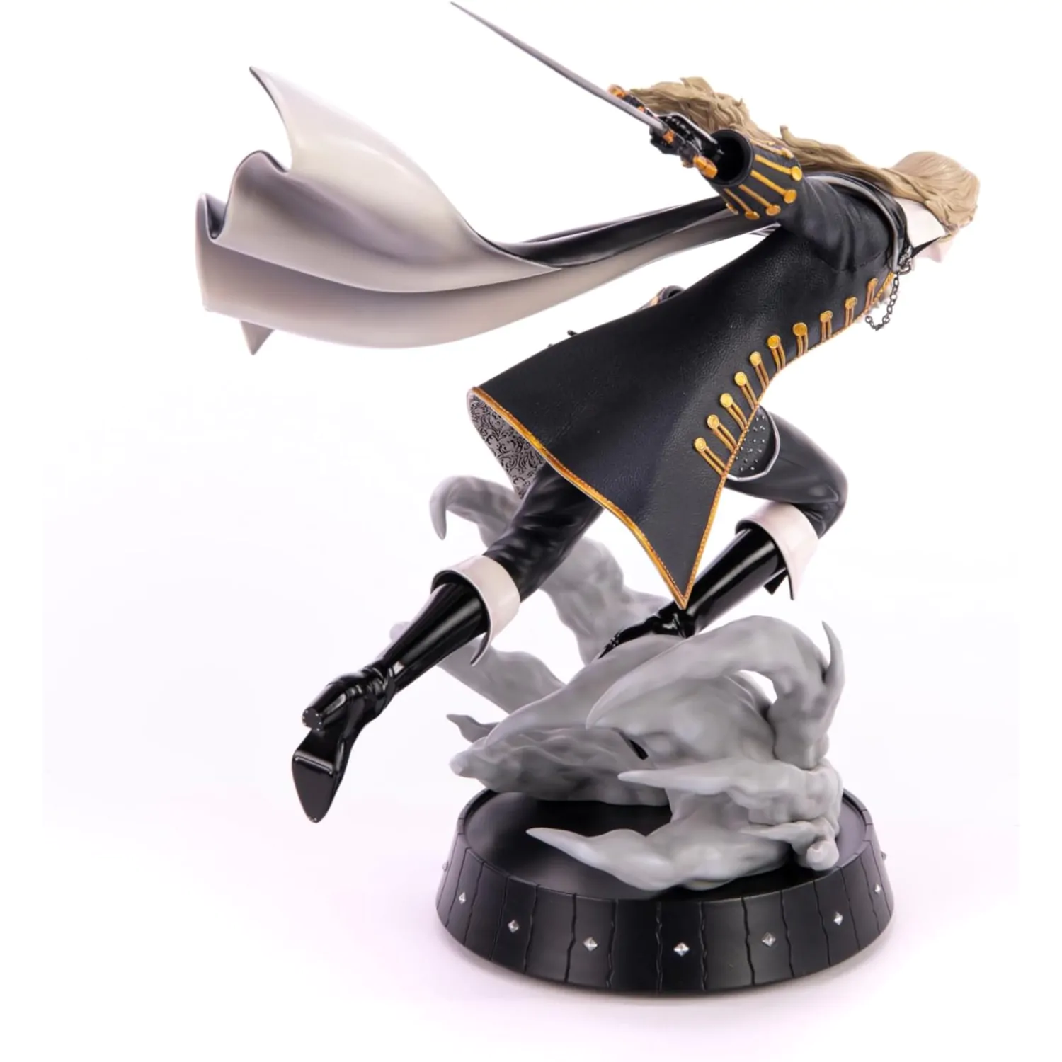 Castlevania Symphony of the Night Statue Dash Attack Alucard 30 cm Produktfoto