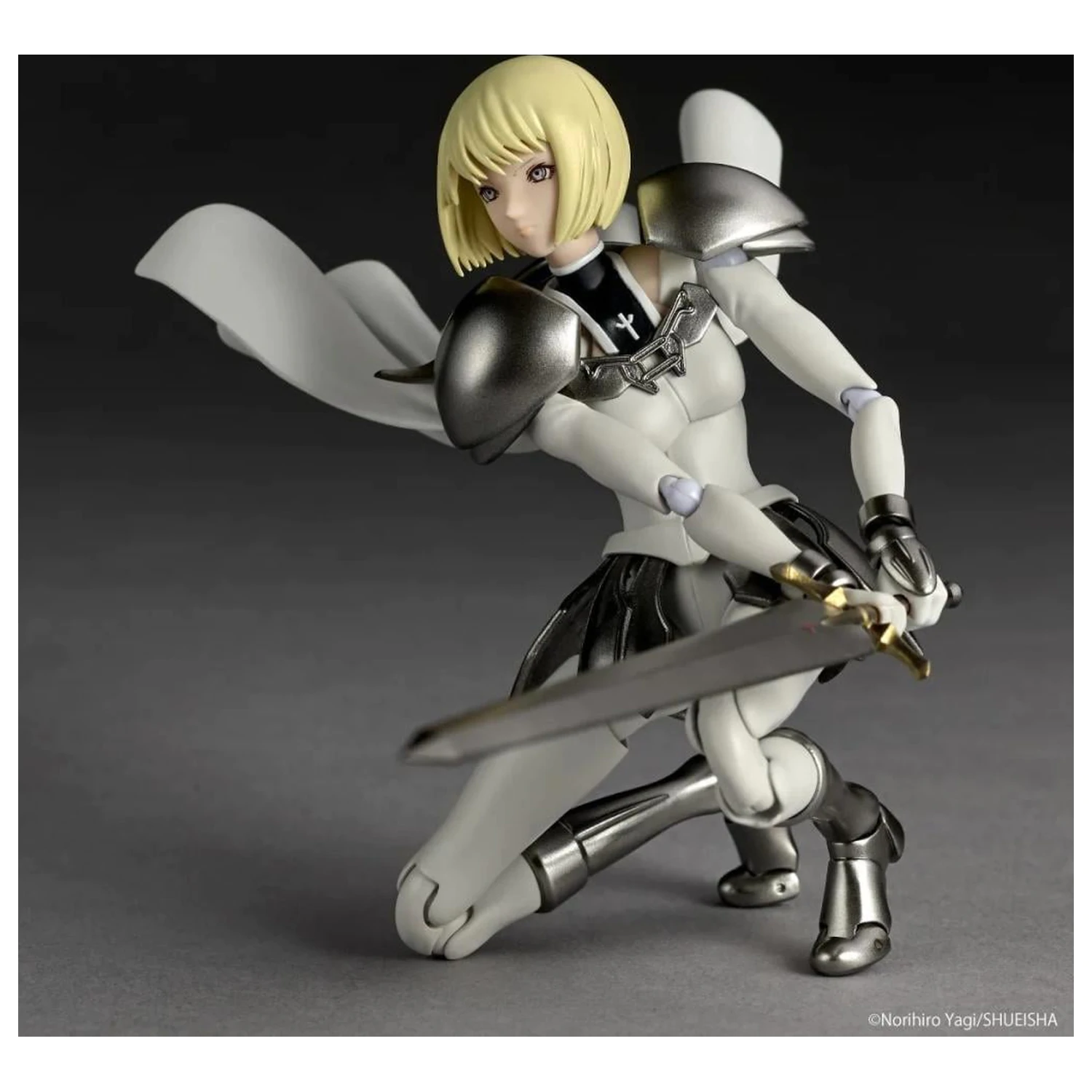 Claymore Clare Figur Revoltech 15,5 cm Produktfoto
