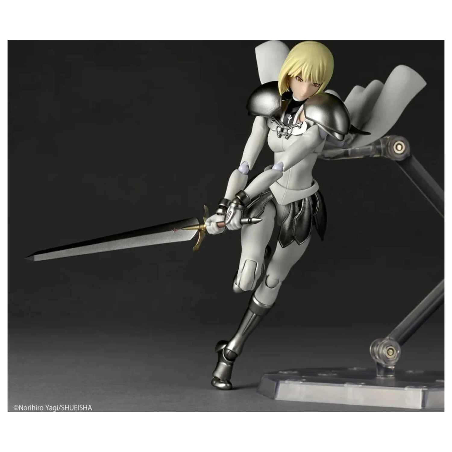 Claymore Clare Figur Revoltech 15,5 cm Produktfoto