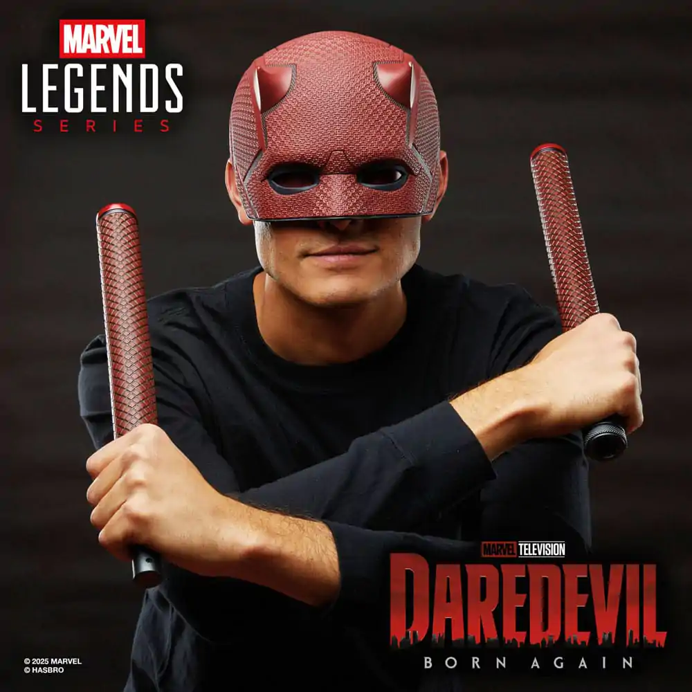 Daredevil: Born Again Premium Rollenspielmaske und Schlagstock Produktfoto
