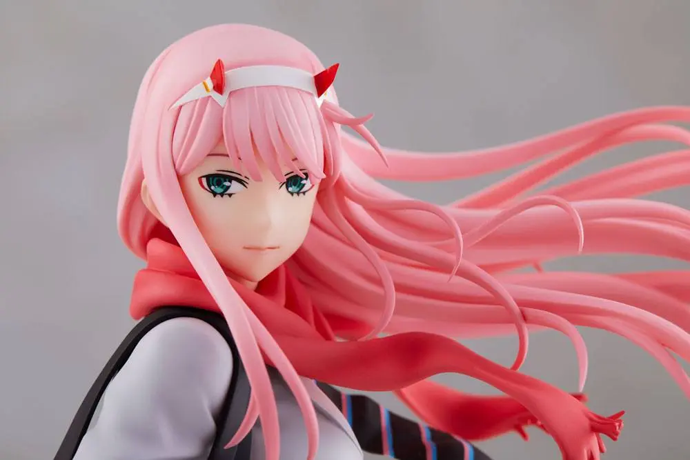 Darling in the Franxx PVC Statue 1/7 Zero Two School Uniform Version 29 cm Produktfoto