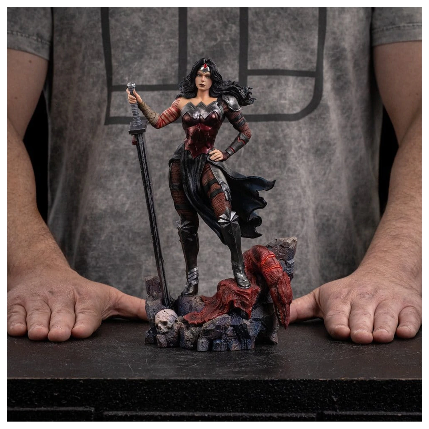 DC Comics Art Scale Statue 1/10 Wonder Woman Absolute 25 Zentimeter Produktfoto