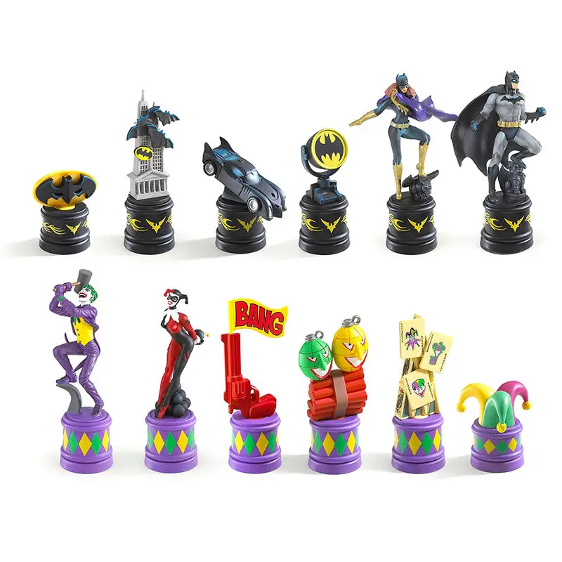 DC Comics Batman vs Joker chess Produktfoto