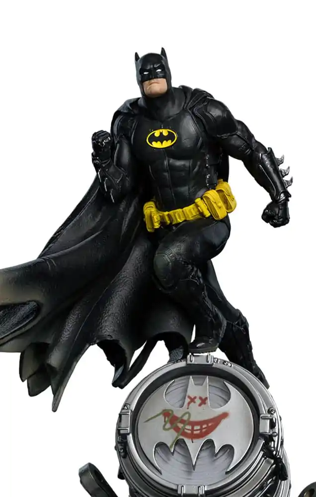 DC Comics BDS Art Scale Statue 1/10 Batman Deluxe (Black Version Exclusive) heo EU Exclusive 30 cm termékfotó