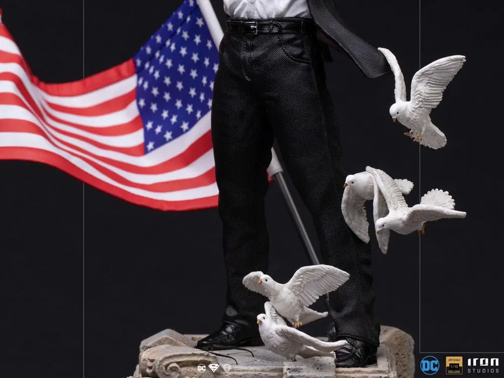 DC Comics Deluxe Art Scale Statue 1/10 Clark Kent 29 cm Produktfoto
