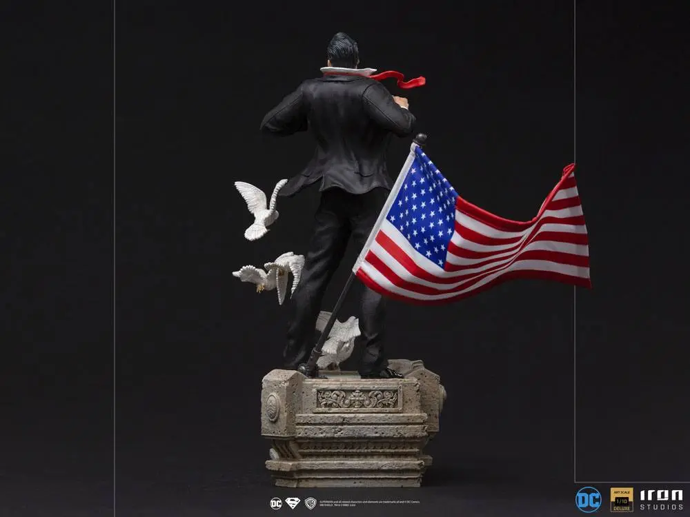 DC Comics Deluxe Art Scale Statue 1/10 Clark Kent 29 cm Produktfoto