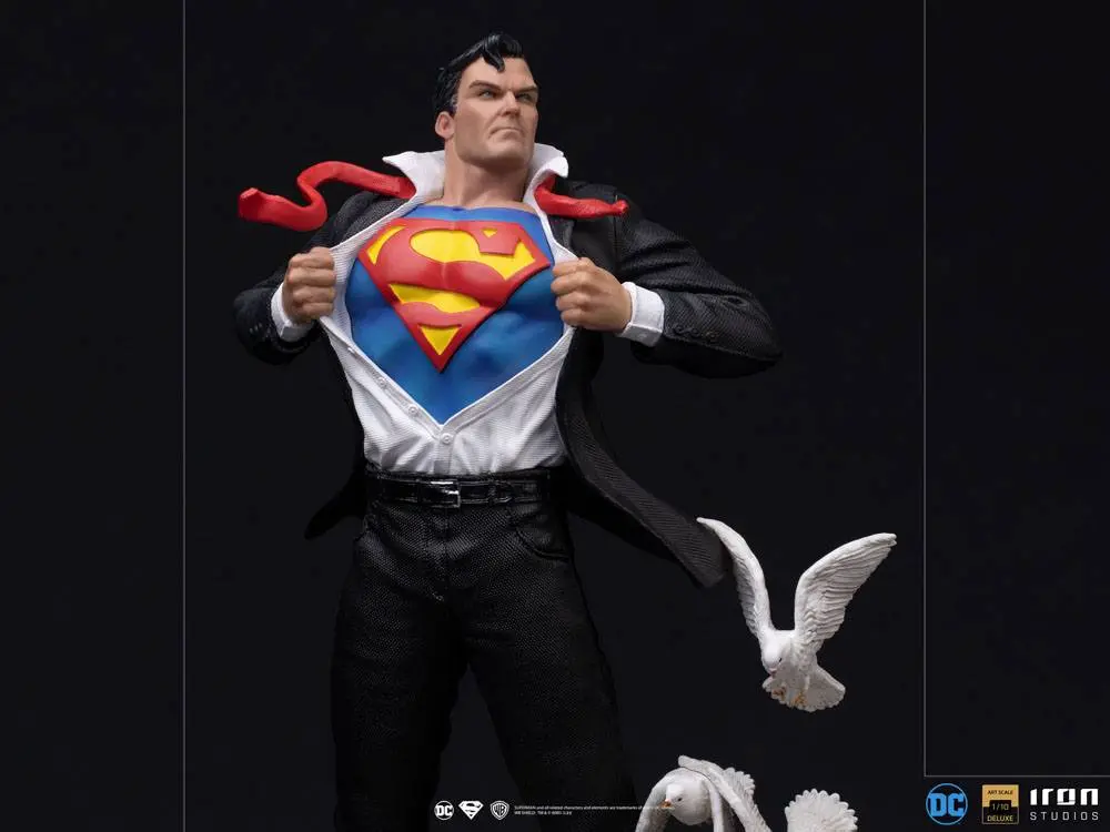 DC Comics Deluxe Art Scale Statue 1/10 Clark Kent 29 cm Produktfoto