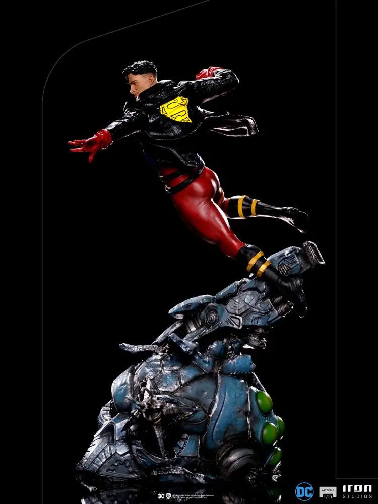 DC Comics Deluxe Art Scale Statue 1/10 Superboy 28 cm termékfotó