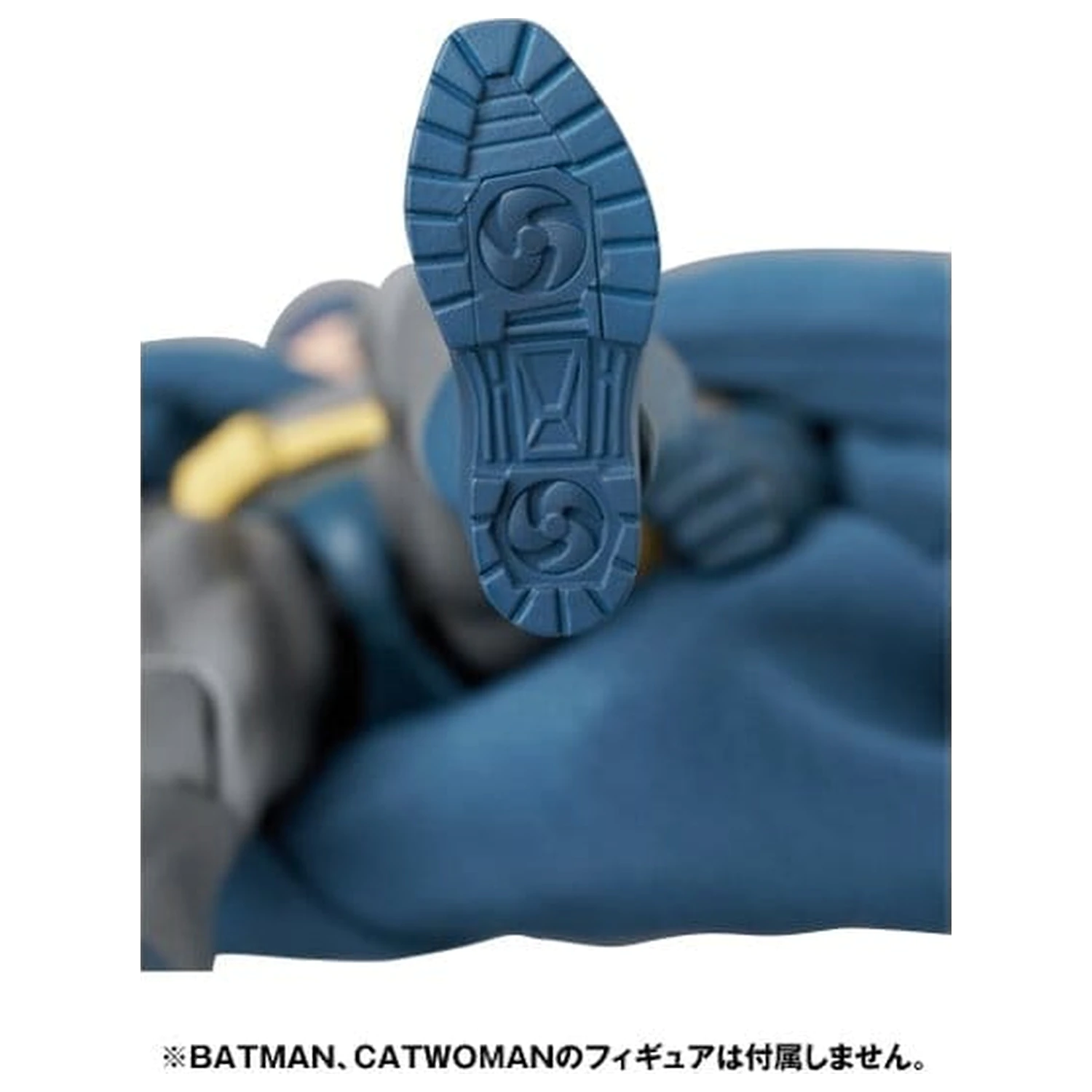 DC Comics MAFEX Actionfigur Bruce Wayne (Batman: Hush Ver.) 16 cm Produktfoto