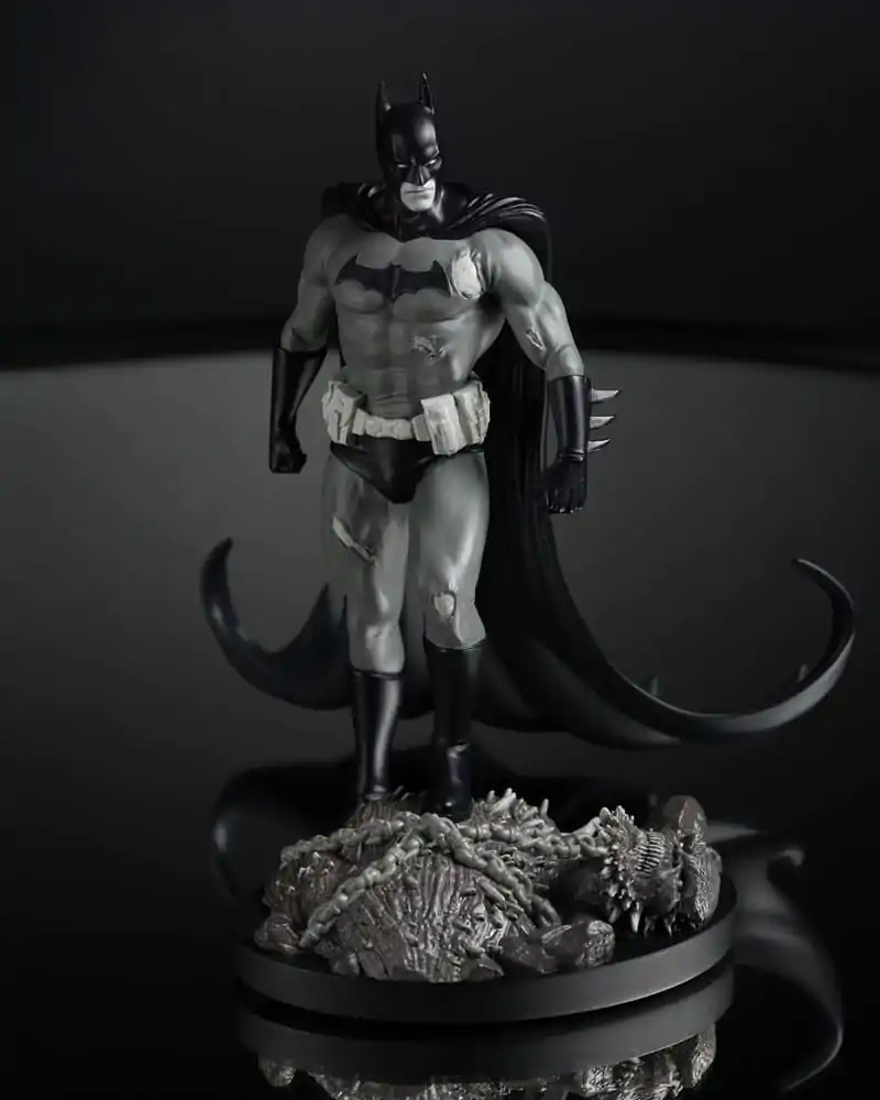 DC Direct Statue 1/10 Batman by Bjorn Barends (Black White) 18 cm Produktfoto