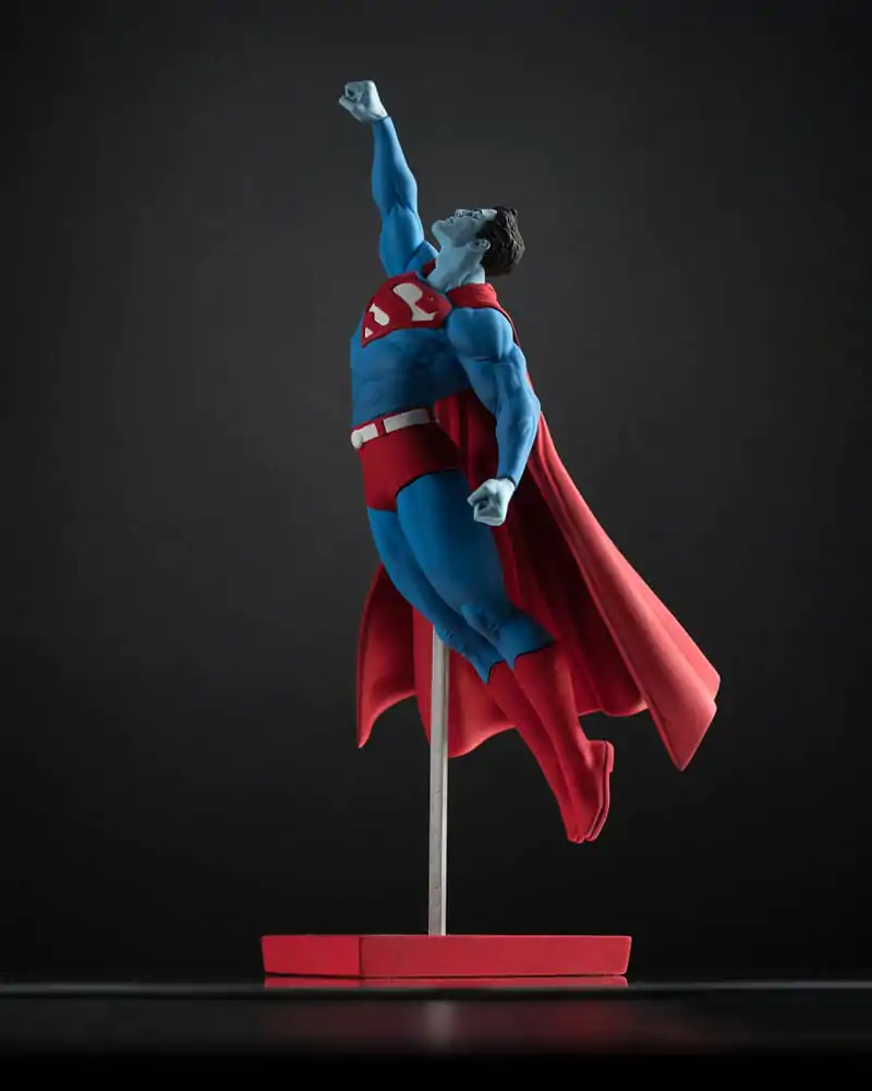 DC Direct Statue 1/10 Superman Red and Blue: Superman by Gary Frank Limited Edition 26 cm Produktfoto