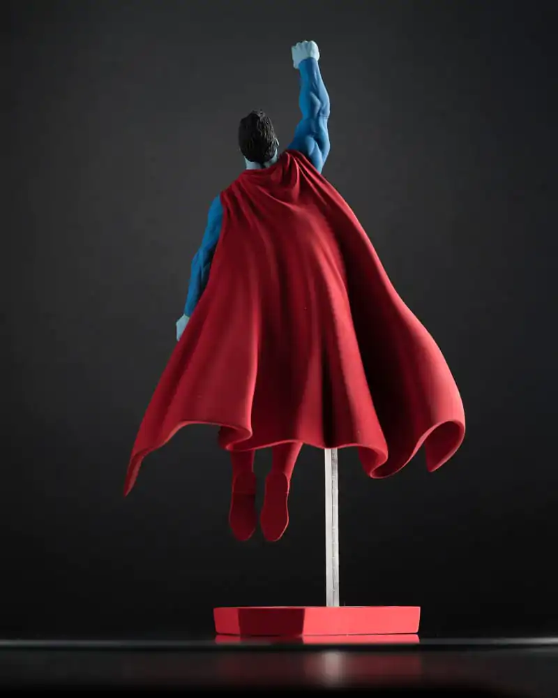 DC Direct Statue 1/10 Superman Red and Blue: Superman by Gary Frank Limited Edition 26 cm Produktfoto