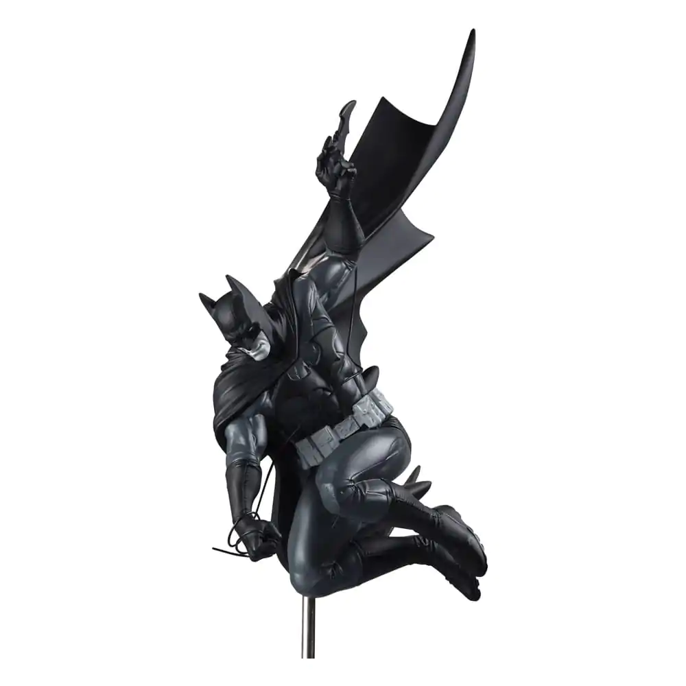 DC Direct Batman Black & White Statue 1/10 Batman by Inhyuk Lee 25 cm termékfotó