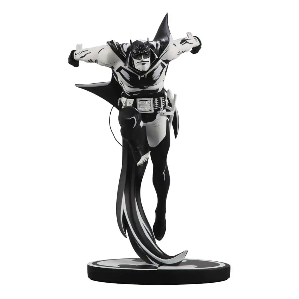 DC Direct Resin Statue Batman Black &amp; White White Knight by Sean Murphy 23 cm Produktfoto