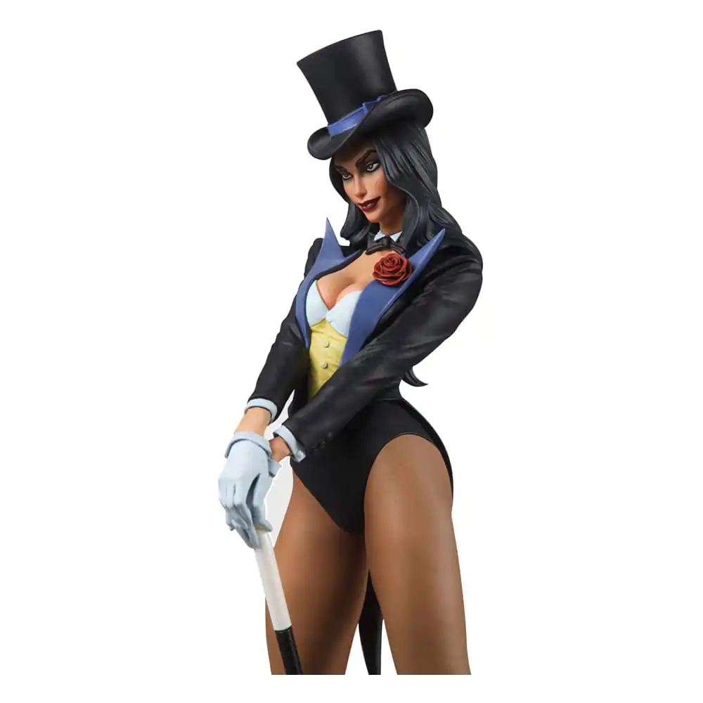 DC Direct DC Cover Girls Resin Statue Zatanna by J. Scott Campbell 23 cm termékfotó