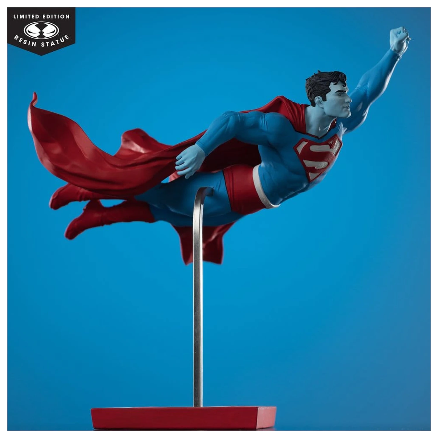 DC Direct Superman Red & Blue Statue 1/10 Superman von Lee Bermejo 26 cm Produktfoto