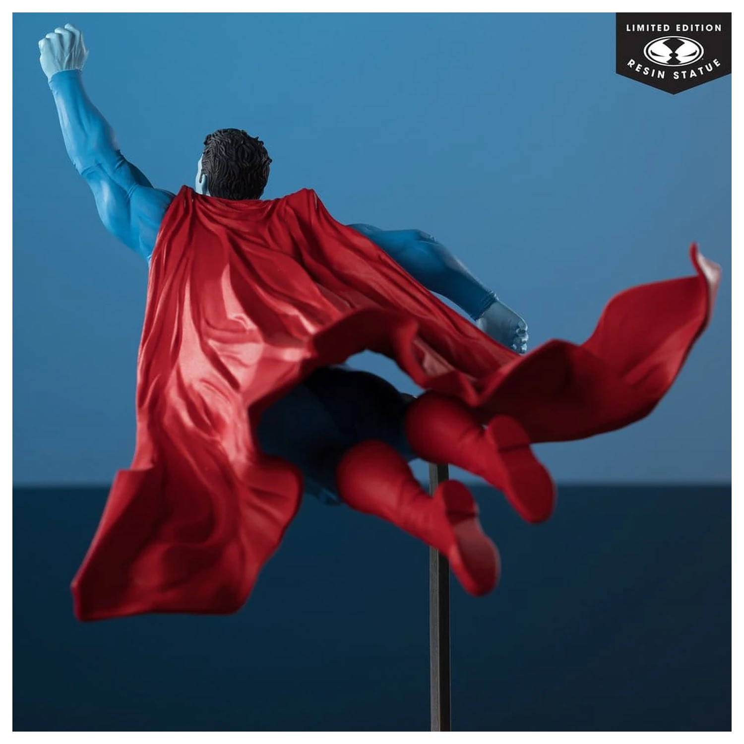 DC Direct Superman Red & Blue Statue 1/10 Superman von Lee Bermejo 26 cm Produktfoto