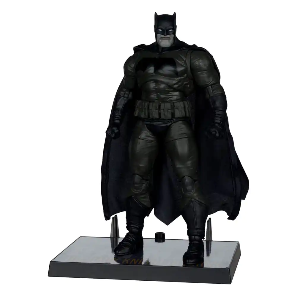 DC Multiverse McFarlane Cover Recreations Actionfigur Batman (Batman: The Dark Knight Returns #1) (Gold Label) 18 cm Produktfoto