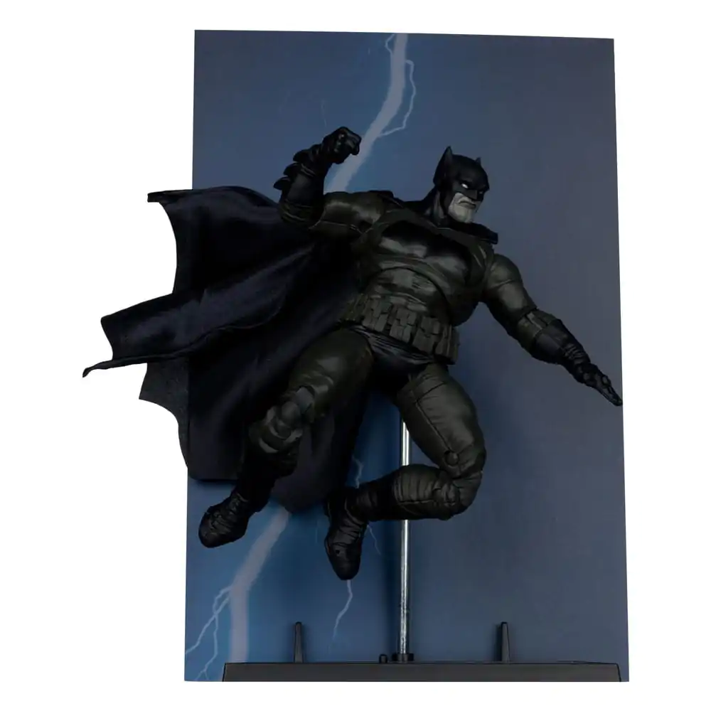 DC Multiverse McFarlane Cover Recreations Actionfigur Batman (Batman: The Dark Knight Returns #1) (Gold Label) 18 cm Produktfoto
