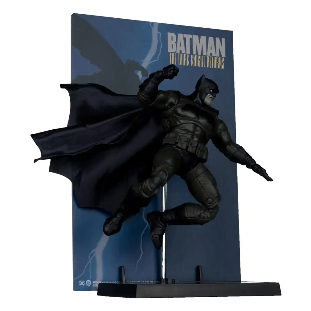 DC Multiverse McFarlane Cover Recreations Actionfigur Batman (Batman: The Dark Knight Returns #1) (Gold Label) 18 cm Produktfoto