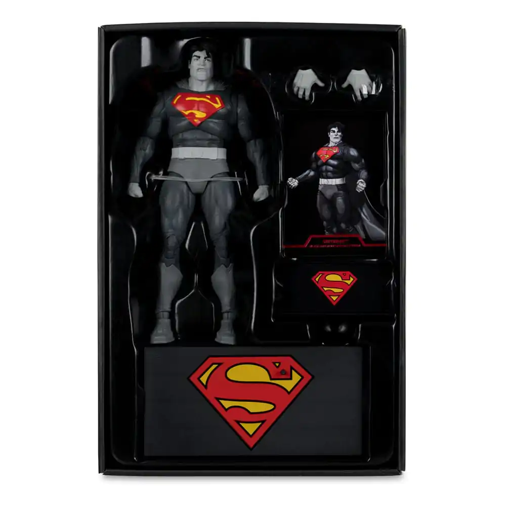 DC Multiverse Action Figur Superman (The Dark Knight Returns) (Black & White Accent Edition) (Gold Label) 18 cm Produktfoto
