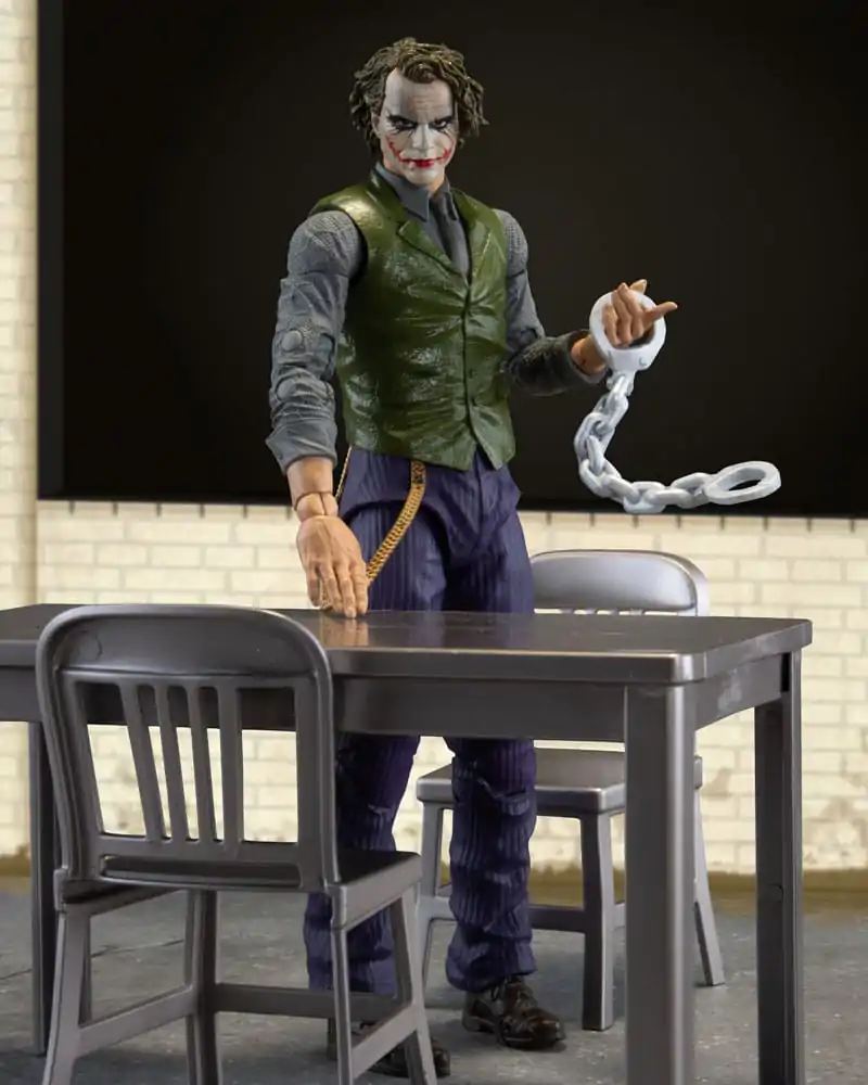 DC Multiverse Actionfigur The Joker (Jail Cell Variant) (The Dark Knight) (Gold Label) 18 cm termékfotó