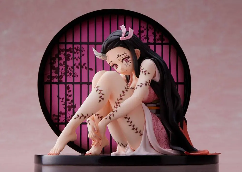 Demon Slayer: Kimetsu no Yaiba Statue 1/8 Entertainment District Arc Nezuko Kamado (Demon Form Advancing Version) 12 cm termékfotó