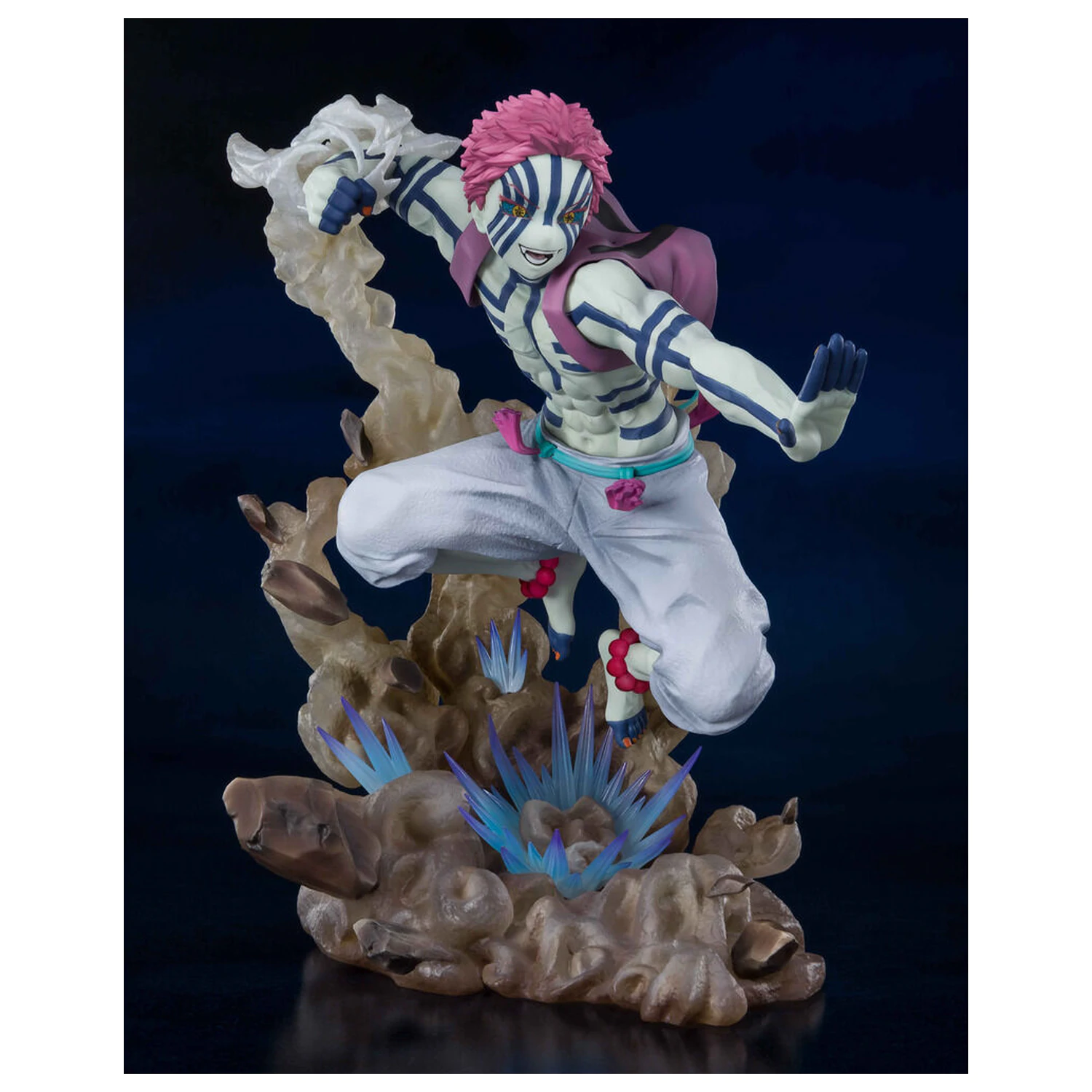 Demon Slayer Kimetsu No Yaiba Akaza Upper Three S.H. Figurarts Figur 17cm Produktfoto