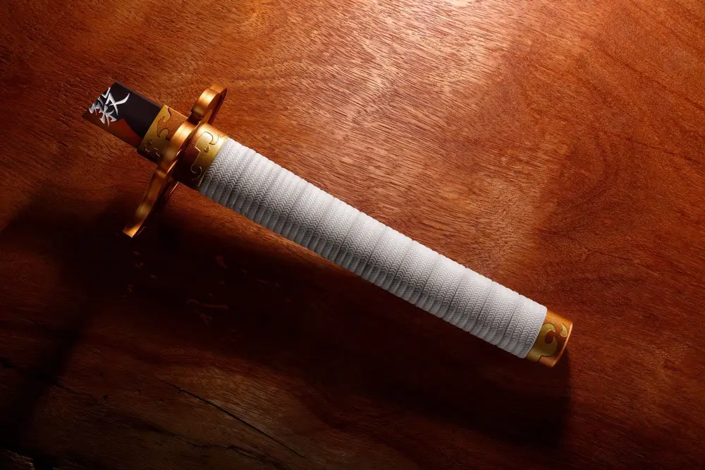Demon Slayer: Kimetsu no Yaiba Proplica Replik 1/1 Plastik gebrochenes Nichirin Schwert (Kyojuro Rengoku) 31 cm Produktfoto