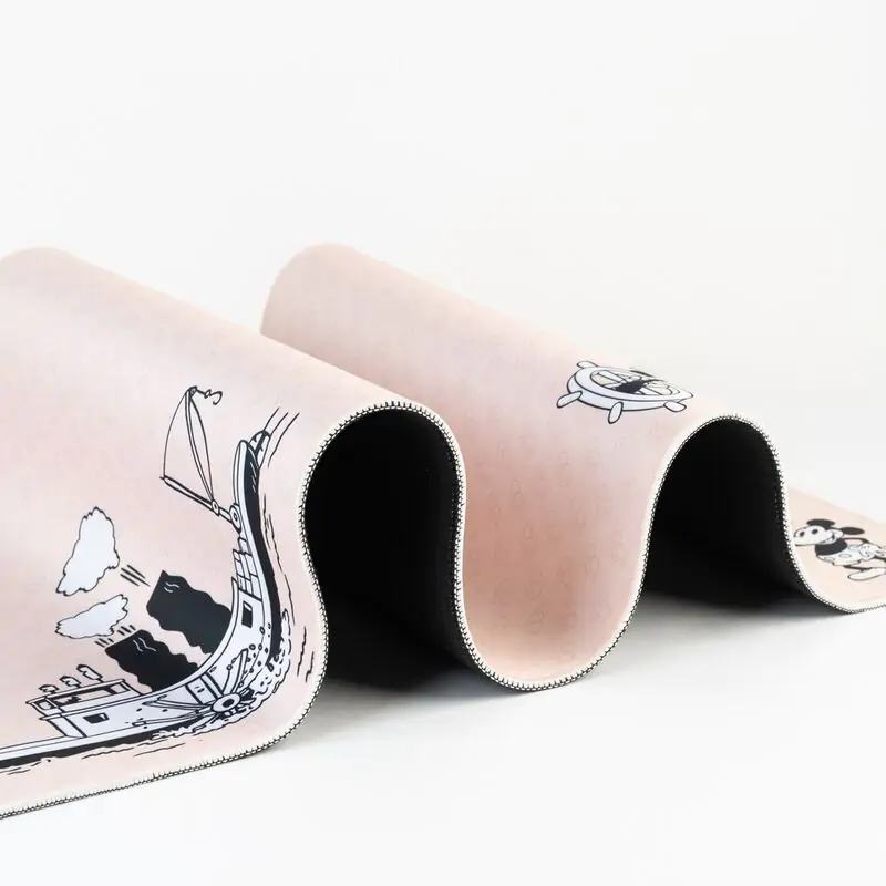 Disney 100th Anniversary Mickey Gaming Schreibtischunterlage Produktfoto