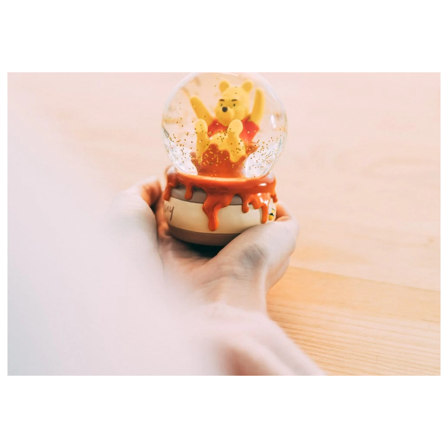 Disney Winnie the Pooh Schneekugel 10 cm Produktfoto