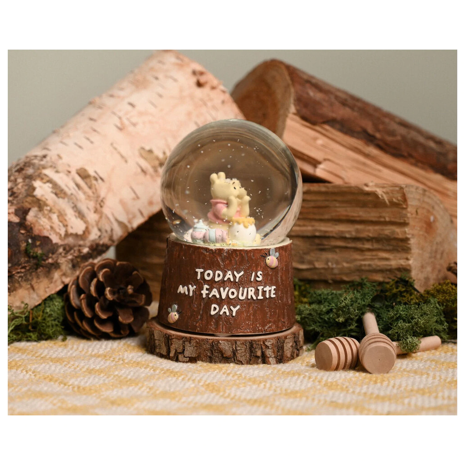 Disney Winnie the Pooh Schneekugel Produktfoto