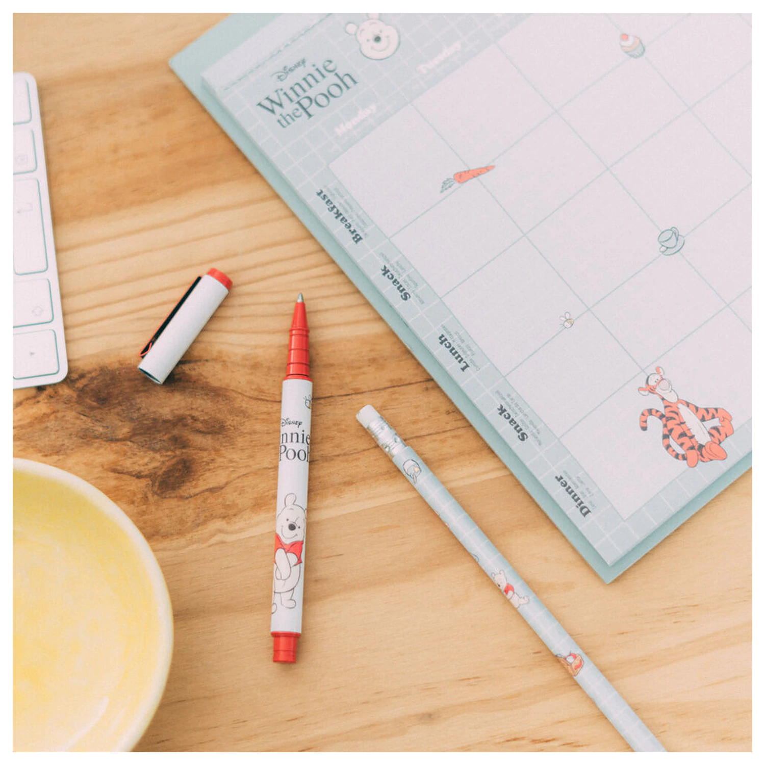 Disney Winnie the Pooh Federmäppchen + Kugelschreiber und Bleistift Produktfoto