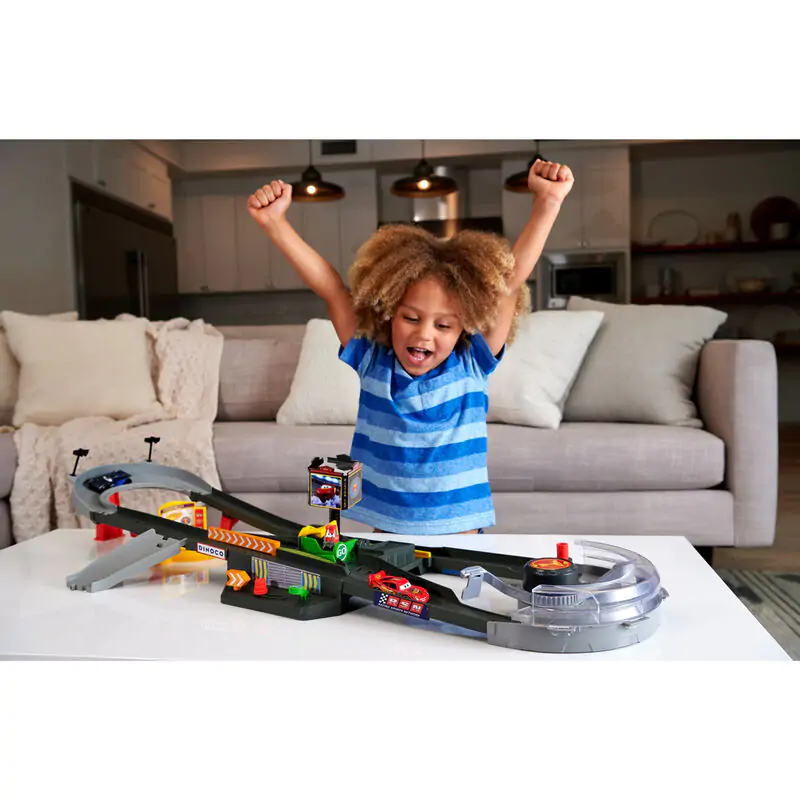 Disney Pixar Cars Piston Cup Action Speedway Produktfoto