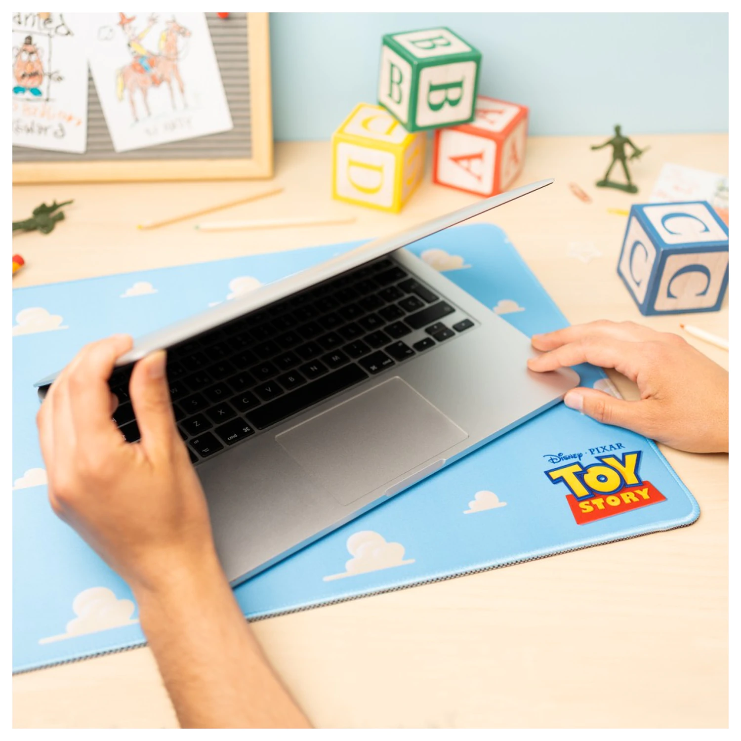 Disney Pixar Toy Story Gaming Schreibtischunterlage Produktfoto