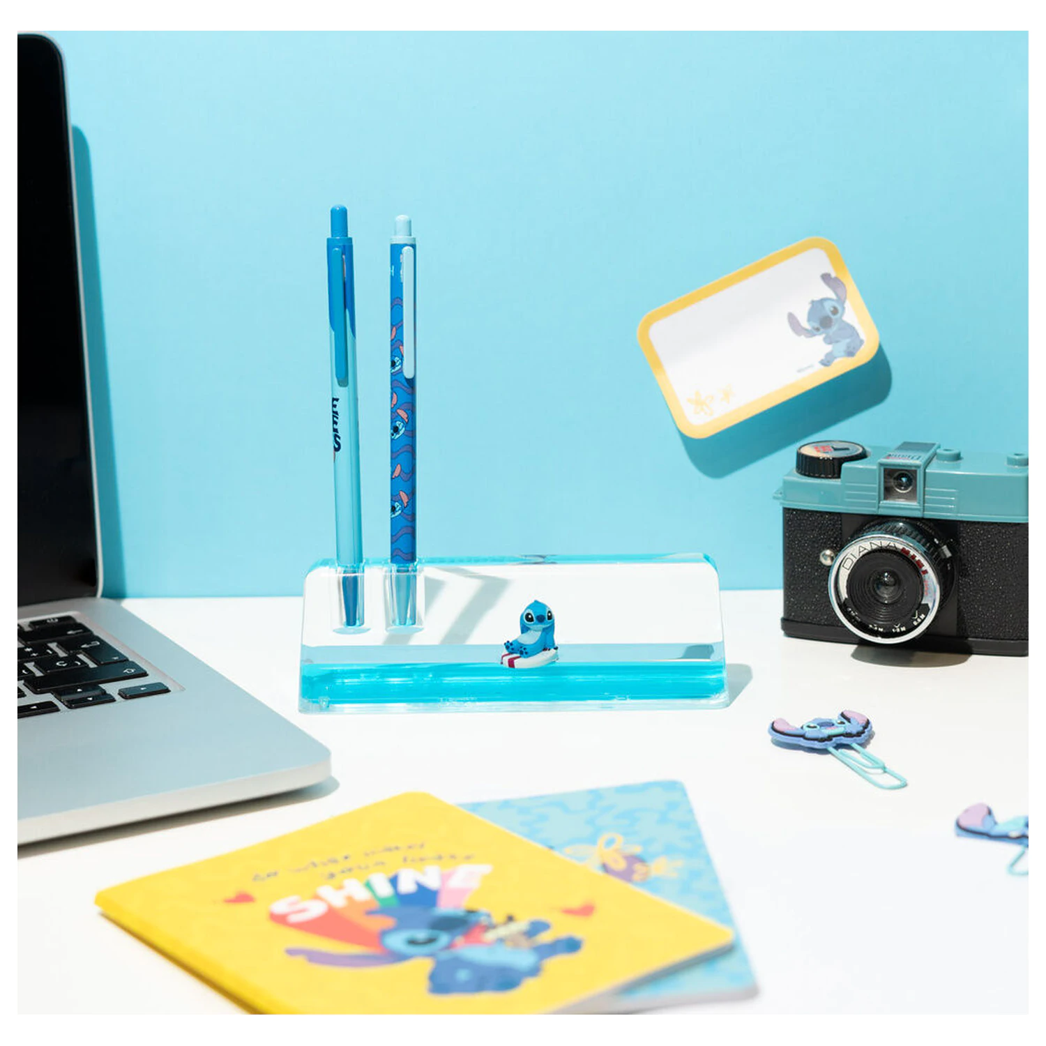 Disney Stitch Set aus Bleistift, Kugelschreiber und Acryl-Ständer Produktfoto