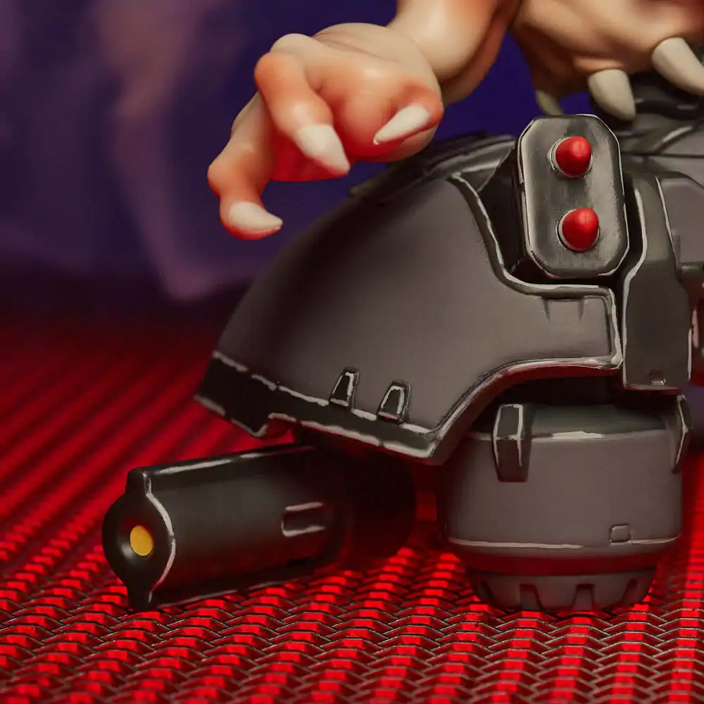 Doom Vinyl Figur Hunter 16 cm Produktfoto