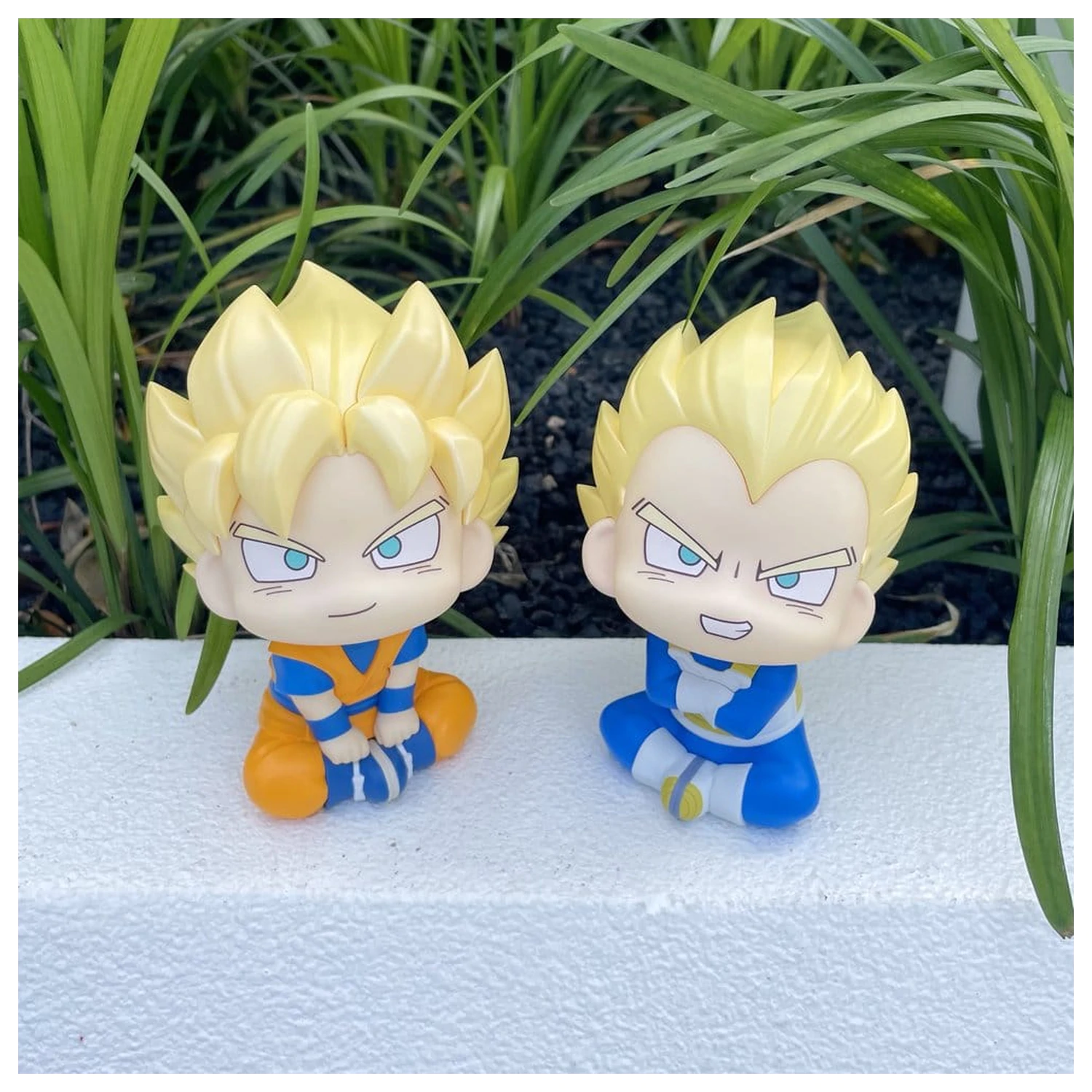 Dragon Ball DAIMA Look Up PVC Figuren 2er-Pack Super Saiyan Son Goku (mini) & Super Saiyan Vegeta (mini) 11 cm (mit Geschenk) Produktfoto
