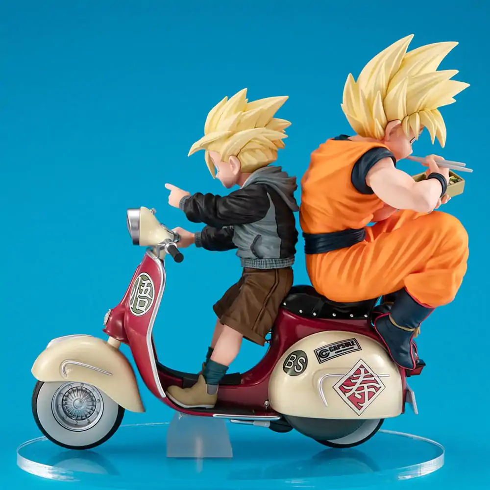 Dragonball Z 05 Desktop Real McCoy PVC Diorama Super Saiyan Son Goku & Super Saiyan Son Gohan & Motorbike 16 cm Produktfoto