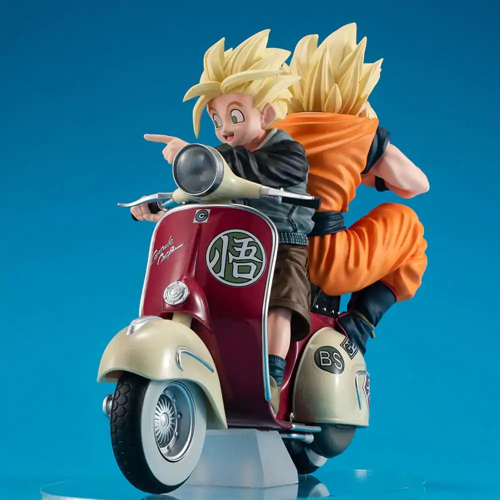 Dragonball Z 05 Desktop Real McCoy PVC Diorama Super Saiyan Son Goku & Super Saiyan Son Gohan & Motorbike 16 cm Produktfoto